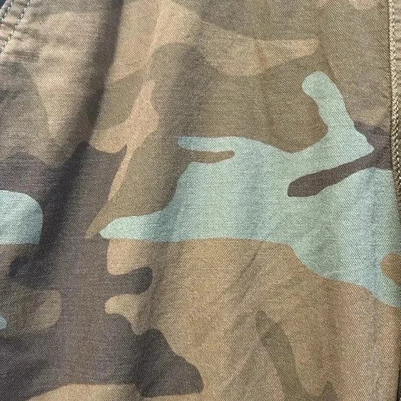 Levi’s mid rise ankle length camouflage print jogger pants size small - Picture 6 of 15